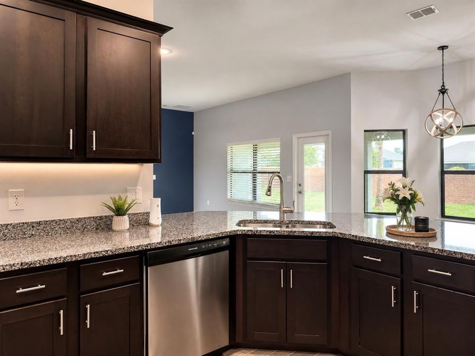 For Sale: $514,500 (4 beds, 3 baths, 2572 Square Feet)