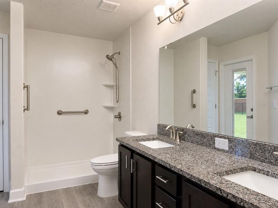 For Sale: $514,500 (4 beds, 3 baths, 2572 Square Feet)
