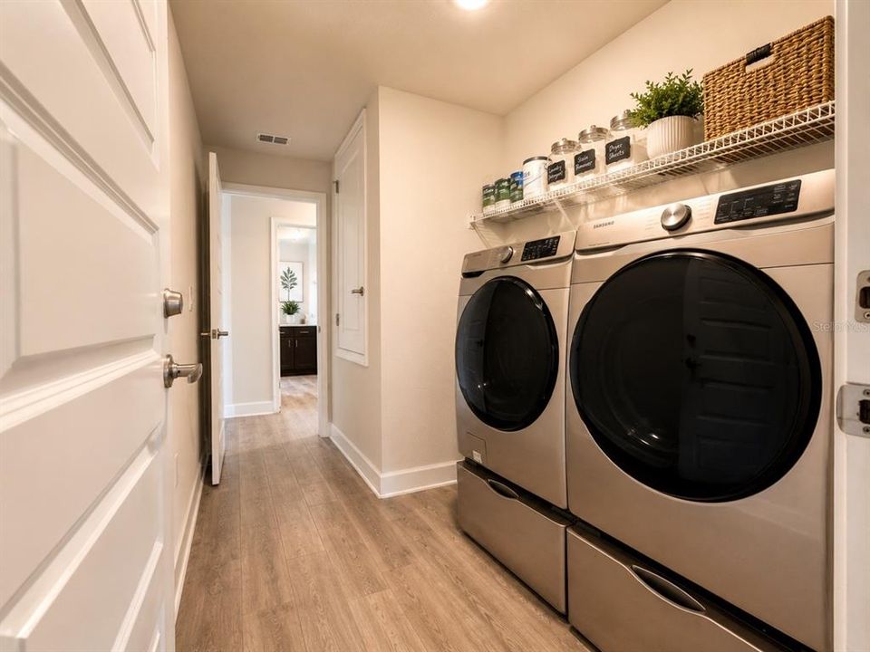 For Sale: $514,500 (4 beds, 3 baths, 2572 Square Feet)