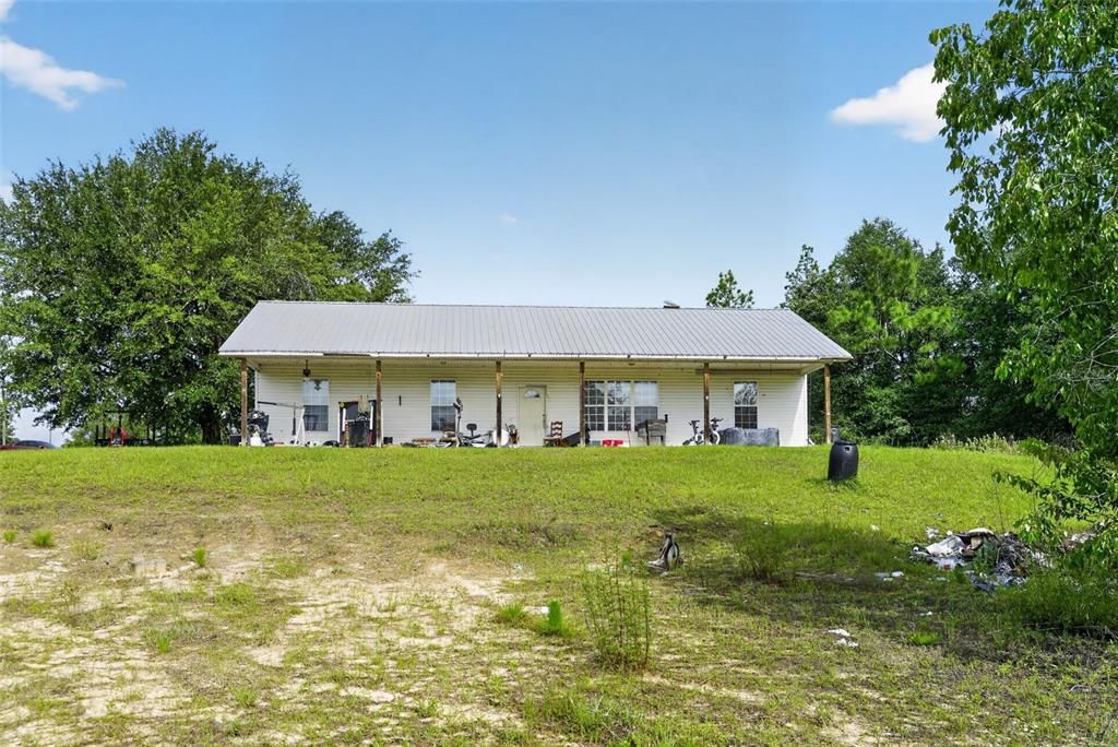 For Sale: $229,000 (5 beds, 2 baths, 2518 Square Feet)