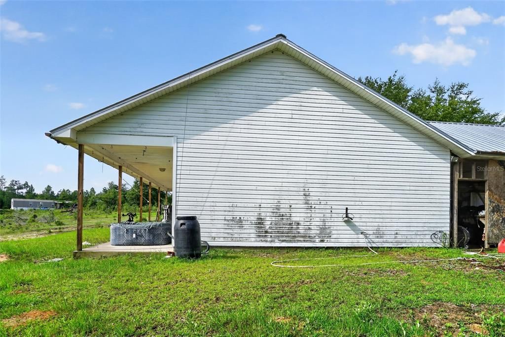For Sale: $229,000 (5 beds, 2 baths, 2518 Square Feet)