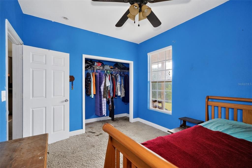 For Sale: $229,000 (5 beds, 2 baths, 2518 Square Feet)