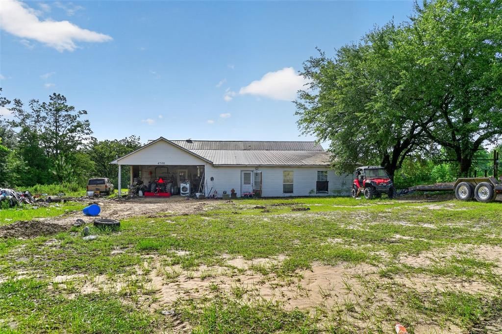 For Sale: $229,000 (5 beds, 2 baths, 2518 Square Feet)