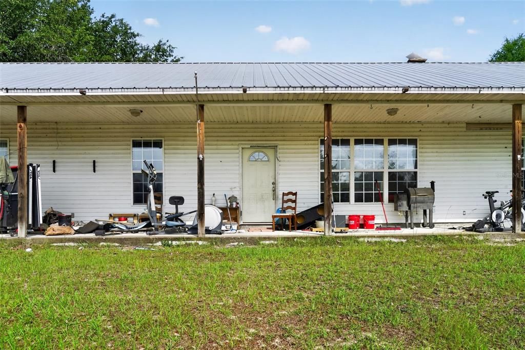 For Sale: $229,000 (5 beds, 2 baths, 2518 Square Feet)