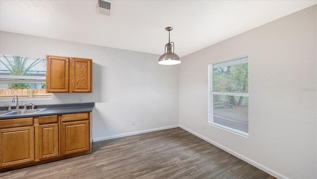 For Sale: $375,000 (3 beds, 2 baths, 1120 Square Feet)