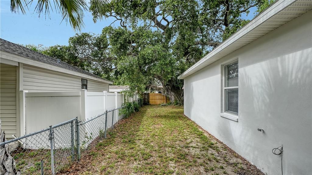 For Sale: $375,000 (3 beds, 2 baths, 1120 Square Feet)