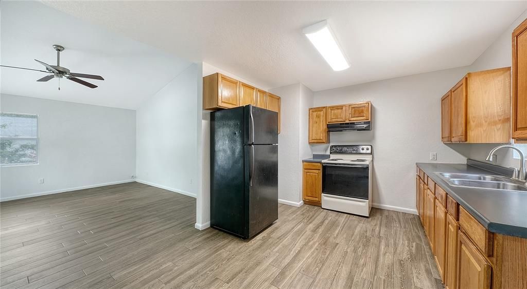 For Sale: $375,000 (3 beds, 2 baths, 1120 Square Feet)