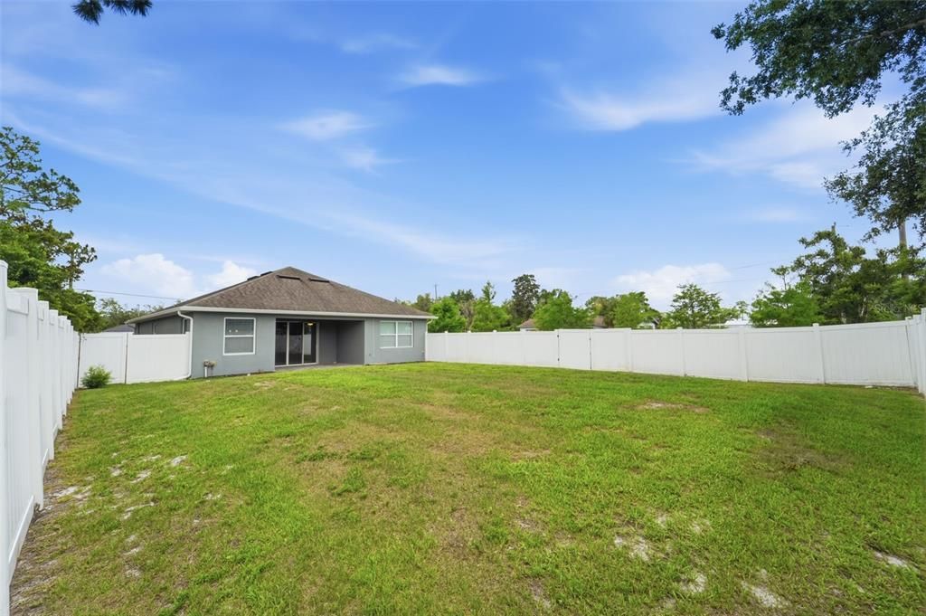 For Sale: $354,900 (3 beds, 2 baths, 1596 Square Feet)