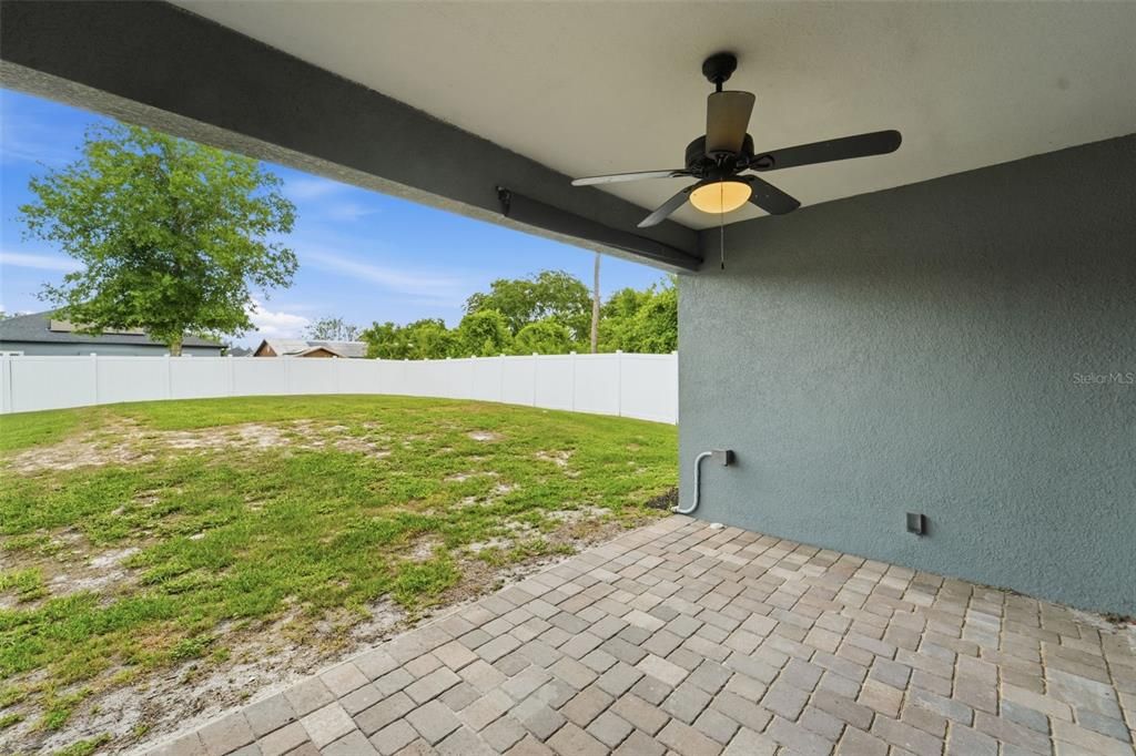 For Sale: $354,900 (3 beds, 2 baths, 1596 Square Feet)