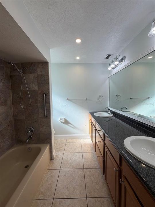 В аренду: $2,500 (4 спален, 2 ванн, 1628 Квадратных фут)
