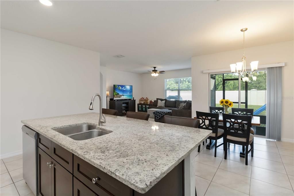 En Venta: $407,990 (4 camas, 2 baños, 1846 Pies cuadrados)