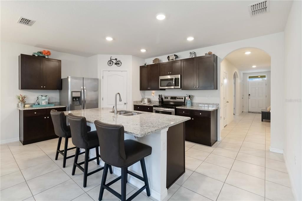 En Venta: $407,990 (4 camas, 2 baños, 1846 Pies cuadrados)
