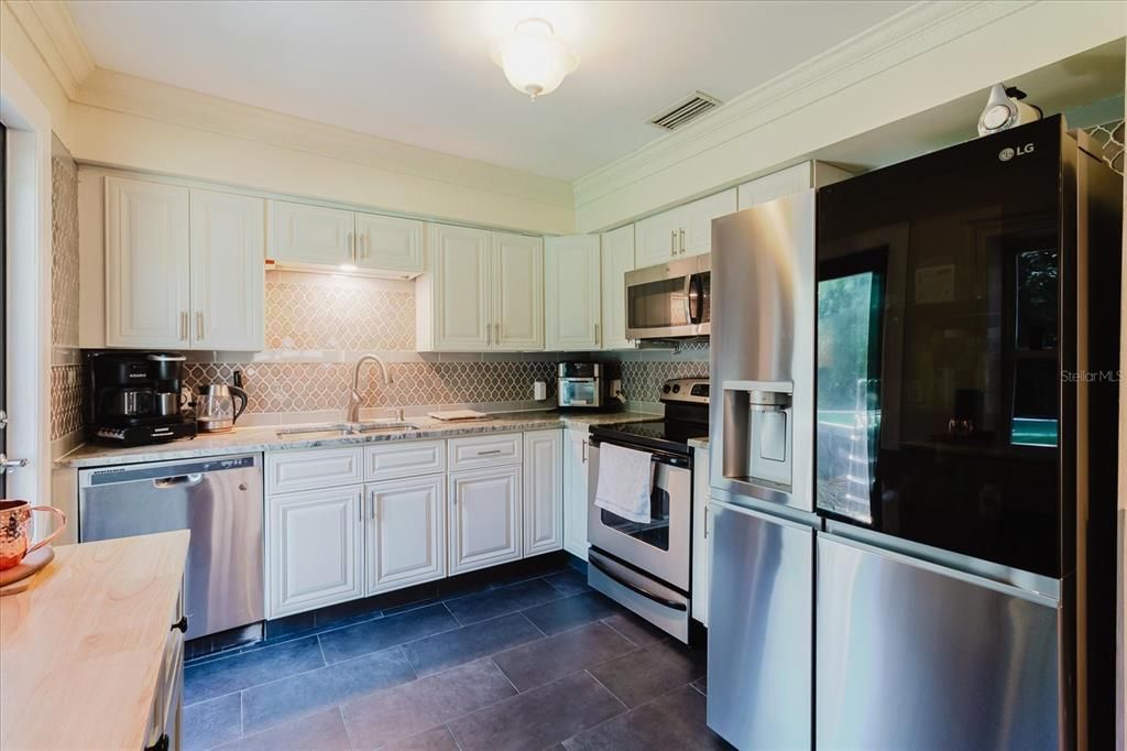 For Sale: $799,000 (2 beds, 2 baths, 1500 Square Feet)
