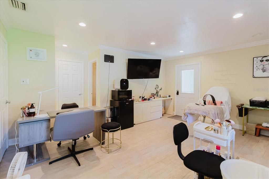 For Sale: $799,000 (2 beds, 2 baths, 1500 Square Feet)