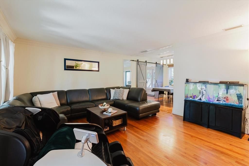 For Sale: $799,000 (2 beds, 2 baths, 1500 Square Feet)
