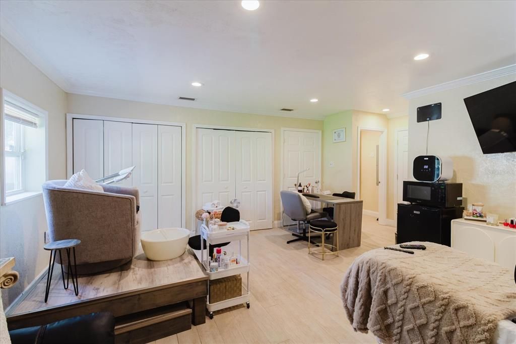 For Sale: $799,000 (2 beds, 2 baths, 1500 Square Feet)
