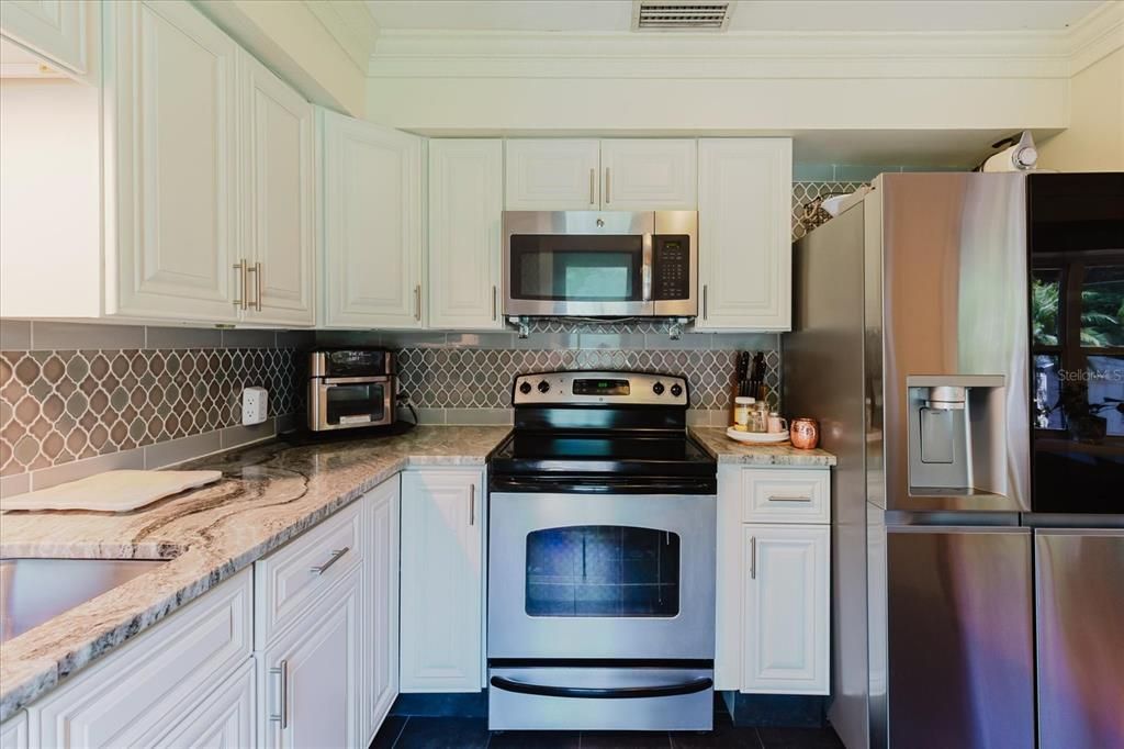 For Sale: $799,000 (2 beds, 2 baths, 1500 Square Feet)