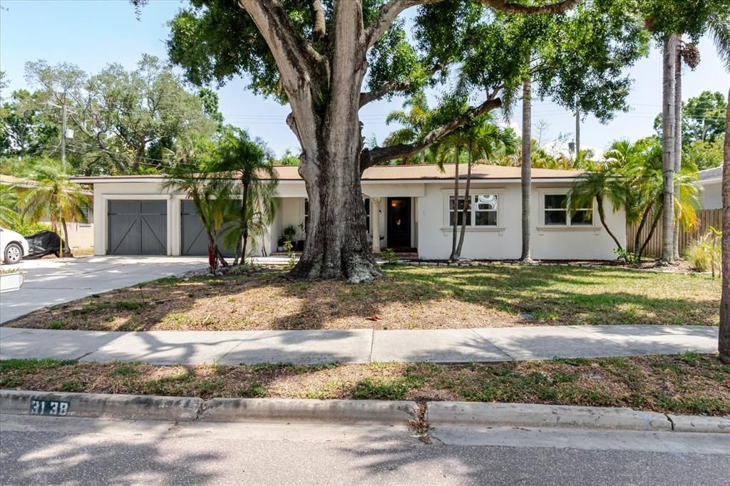 For Sale: $799,000 (2 beds, 2 baths, 1500 Square Feet)