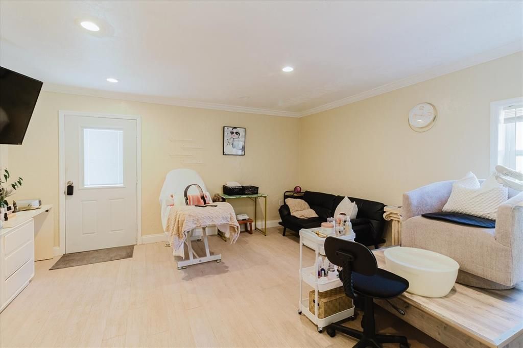 For Sale: $799,000 (2 beds, 2 baths, 1500 Square Feet)