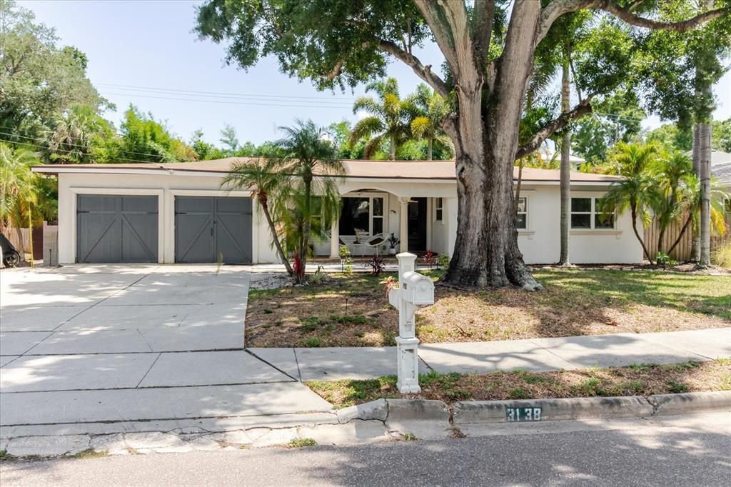 For Sale: $799,000 (2 beds, 2 baths, 1500 Square Feet)