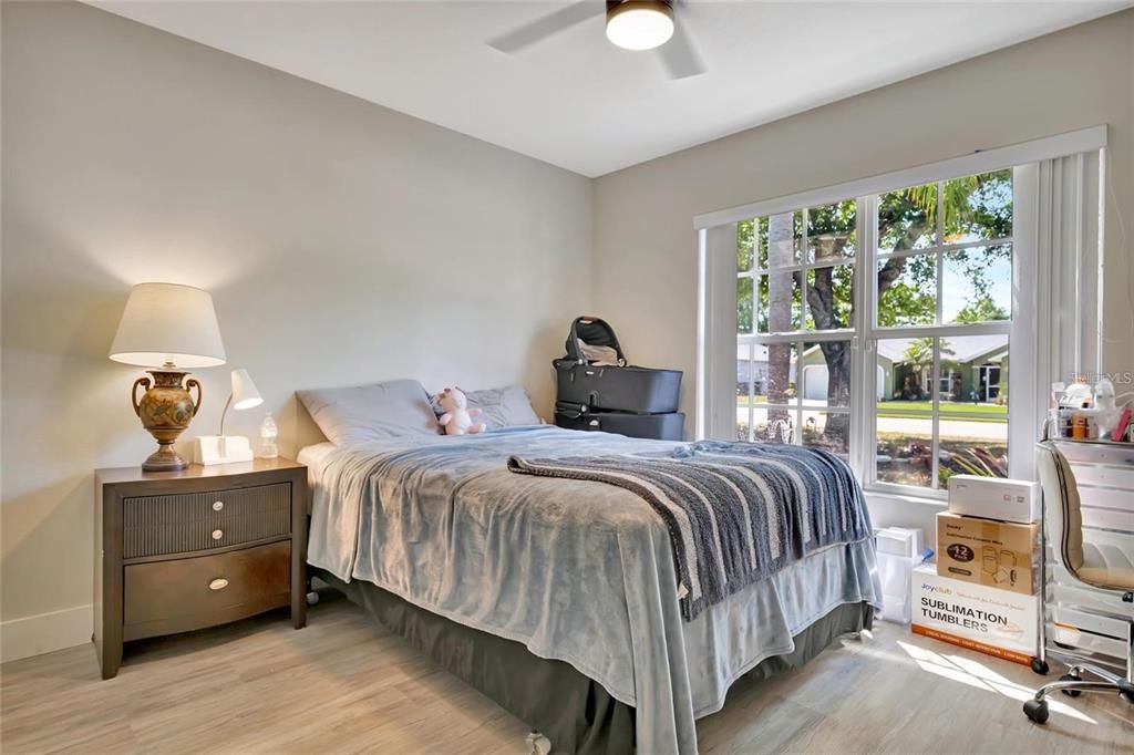 На продажу: $439,900 (3 спален, 2 ванн, 1573 Квадратных фут)