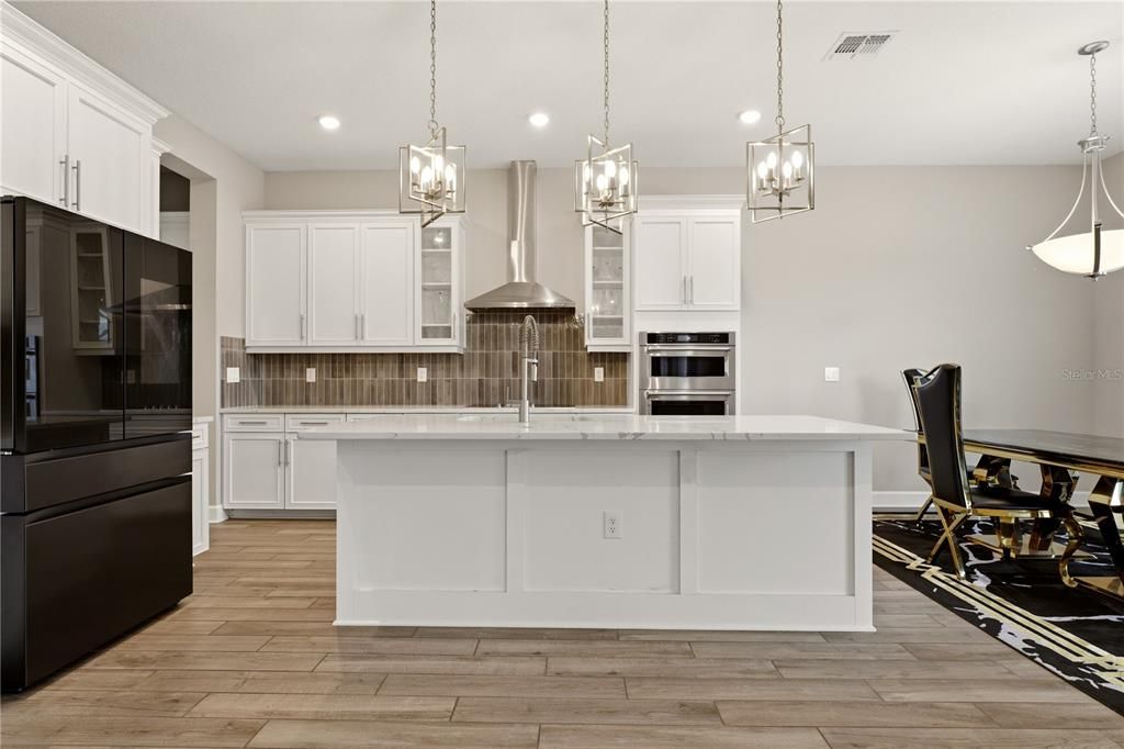 : $1,065,000 (5 beds, 4 baths, 4055 Square Feet)