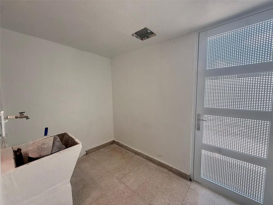 На продажу: $265,000 (3 спален, 2 ванн, 1172 Квадратных фут)