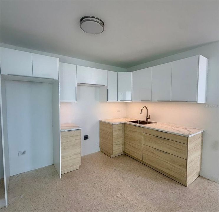 На продажу: $265,000 (3 спален, 2 ванн, 1172 Квадратных фут)