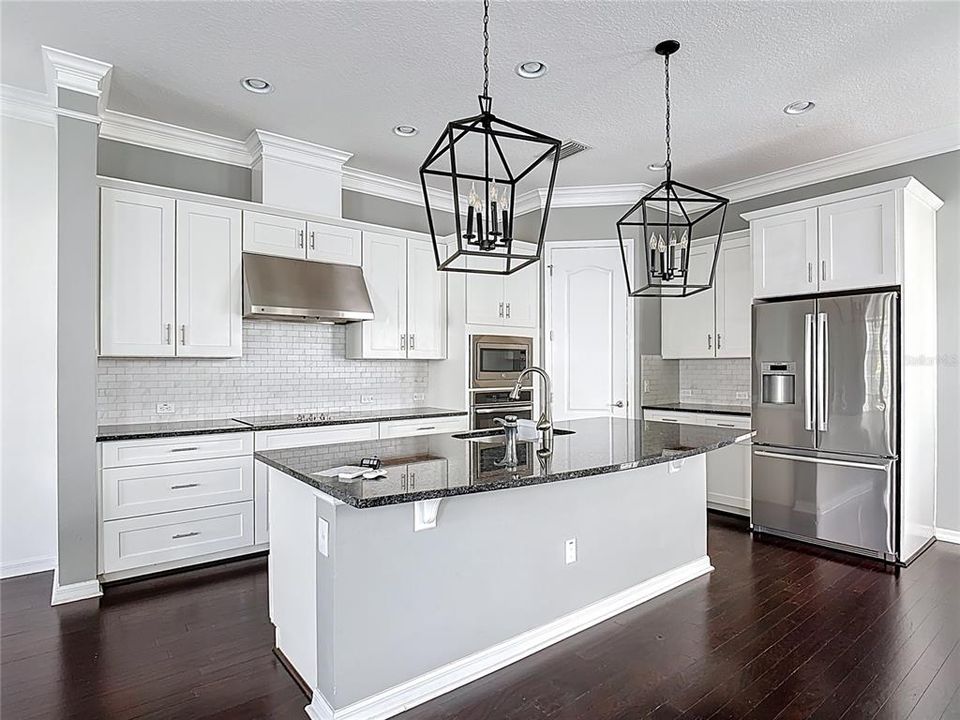 For Sale: $660,000 (3 beds, 2 baths, 2111 Square Feet)