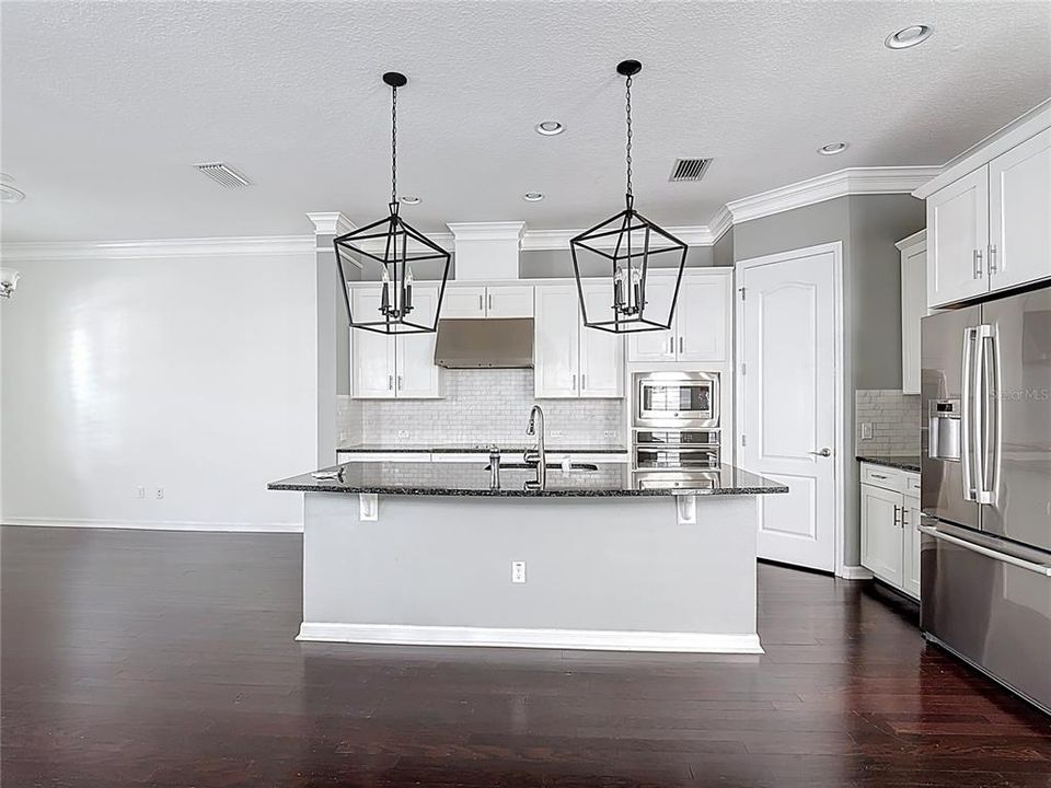 For Sale: $660,000 (3 beds, 2 baths, 2111 Square Feet)