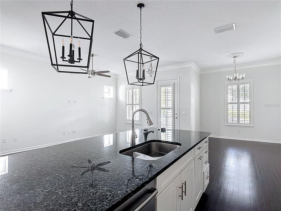 For Sale: $660,000 (3 beds, 2 baths, 2111 Square Feet)
