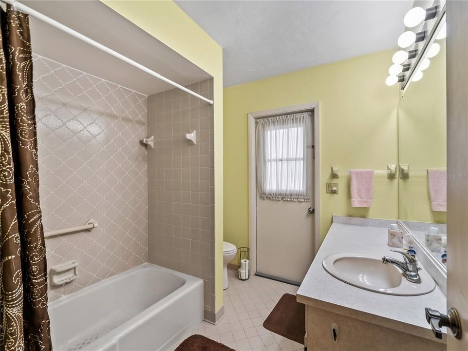 For Sale: $347,700 (3 beds, 2 baths, 1664 Square Feet)