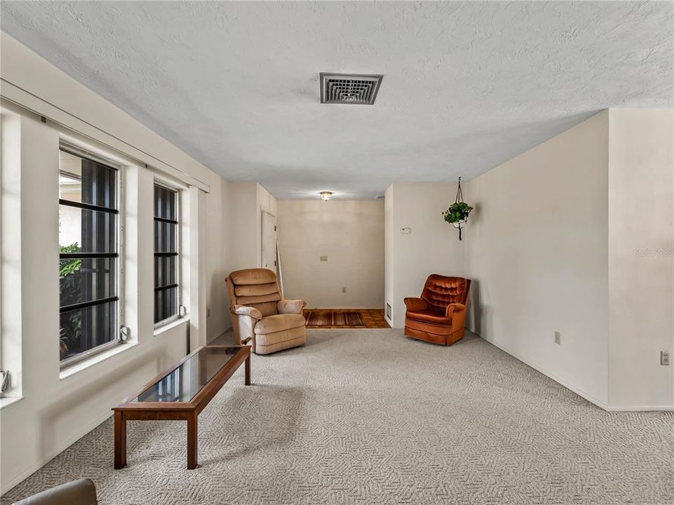 For Sale: $347,700 (3 beds, 2 baths, 1664 Square Feet)