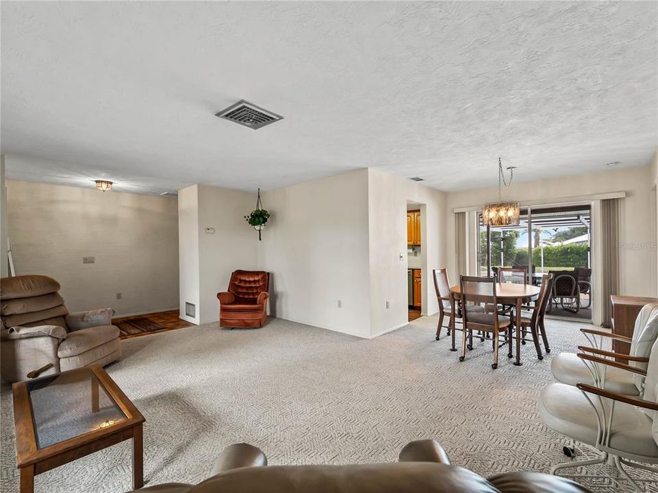 For Sale: $347,700 (3 beds, 2 baths, 1664 Square Feet)