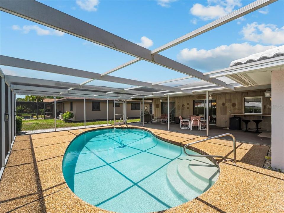 For Sale: $347,700 (3 beds, 2 baths, 1664 Square Feet)