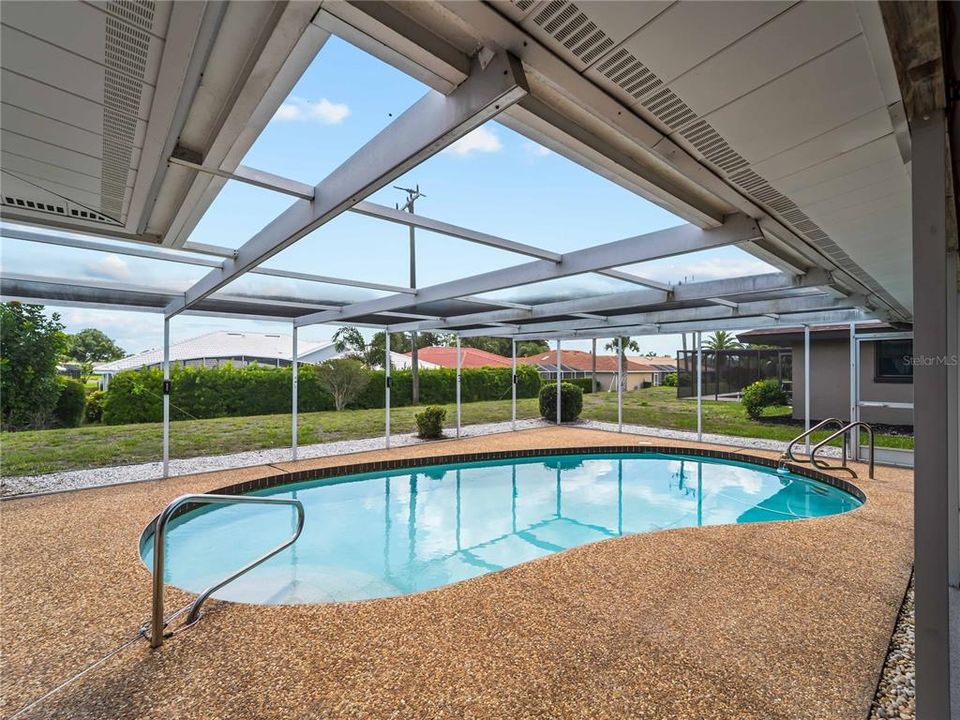 For Sale: $347,700 (3 beds, 2 baths, 1664 Square Feet)