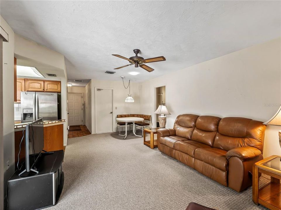 For Sale: $347,700 (3 beds, 2 baths, 1664 Square Feet)
