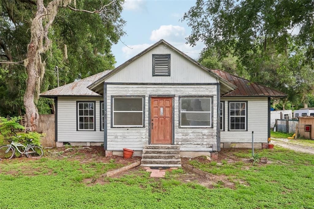 For Sale: $115,000 (4 beds, 2 baths, 1408 Square Feet)