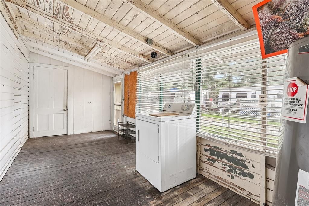For Sale: $115,000 (4 beds, 2 baths, 1408 Square Feet)