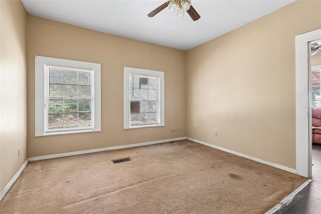 For Sale: $115,000 (4 beds, 2 baths, 1408 Square Feet)