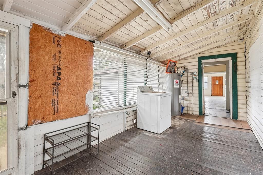 For Sale: $115,000 (4 beds, 2 baths, 1408 Square Feet)