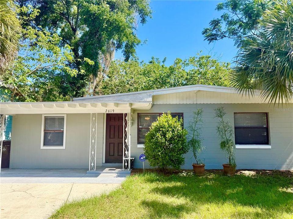 For Rent: $2,999 (2 beds, 1 baths, 1105 Square Feet)