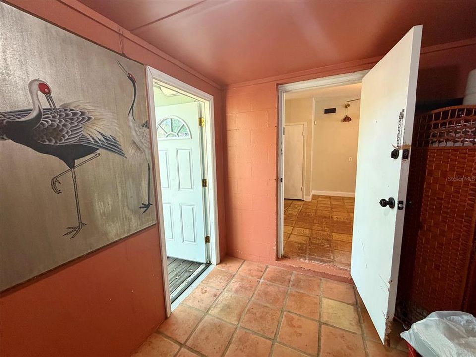 For Rent: $2,999 (2 beds, 1 baths, 1105 Square Feet)