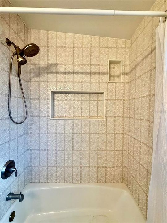 For Rent: $2,999 (2 beds, 1 baths, 1105 Square Feet)