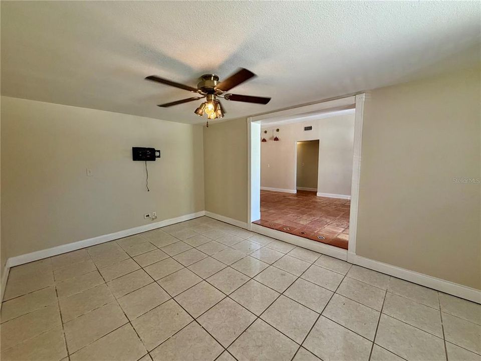 For Rent: $2,999 (2 beds, 1 baths, 1105 Square Feet)