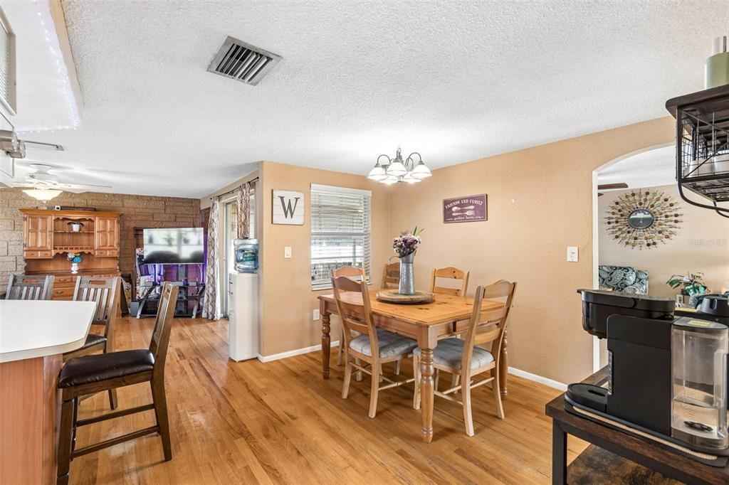 En Venta: $244,900 (2 camas, 2 baños, 1487 Pies cuadrados)