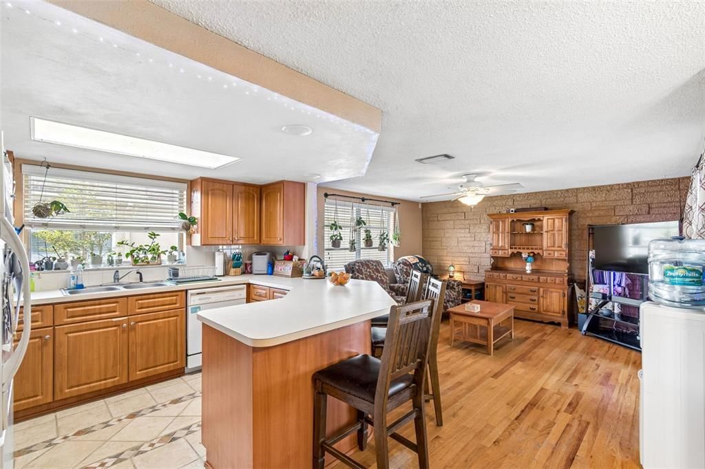 En Venta: $244,900 (2 camas, 2 baños, 1487 Pies cuadrados)