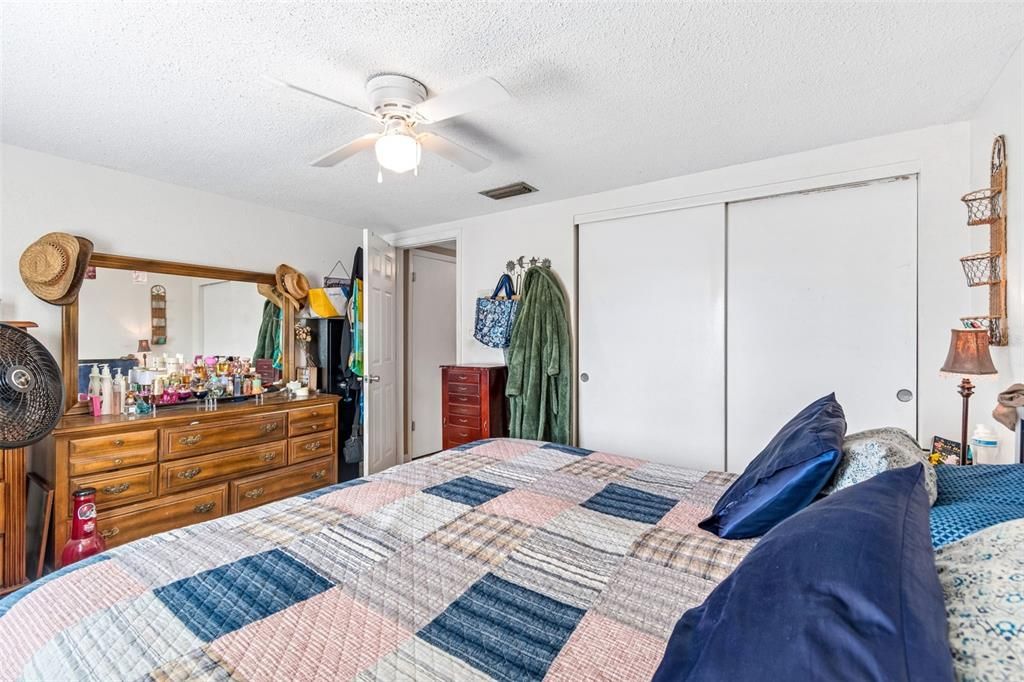 En Venta: $244,900 (2 camas, 2 baños, 1487 Pies cuadrados)