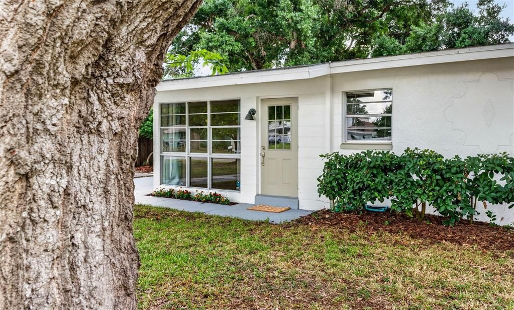 Под контрактом: $379,900 (3 спален, 1 ванн, 1133 Квадратных фут)