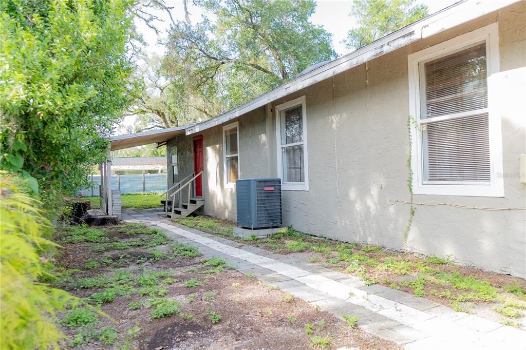 For Sale: $315,000 (4 beds, 2 baths, 1272 Square Feet)